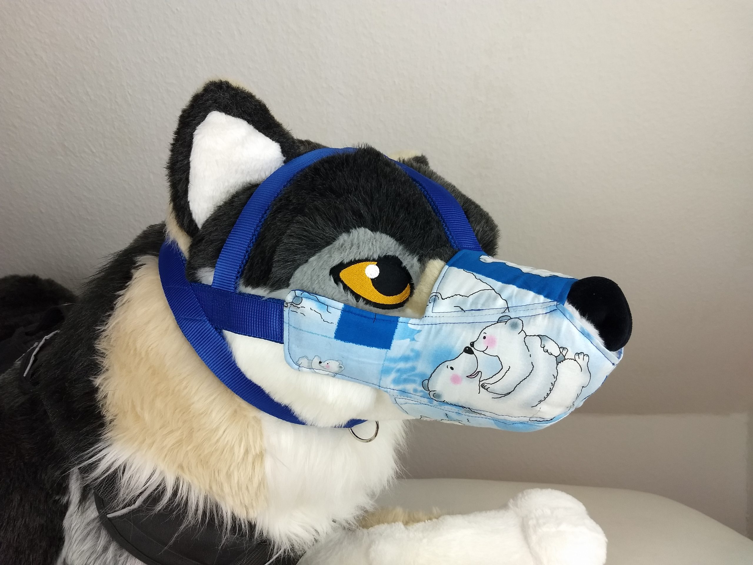 Plushlife Wolf Maulkorb Heavy version Eisbär