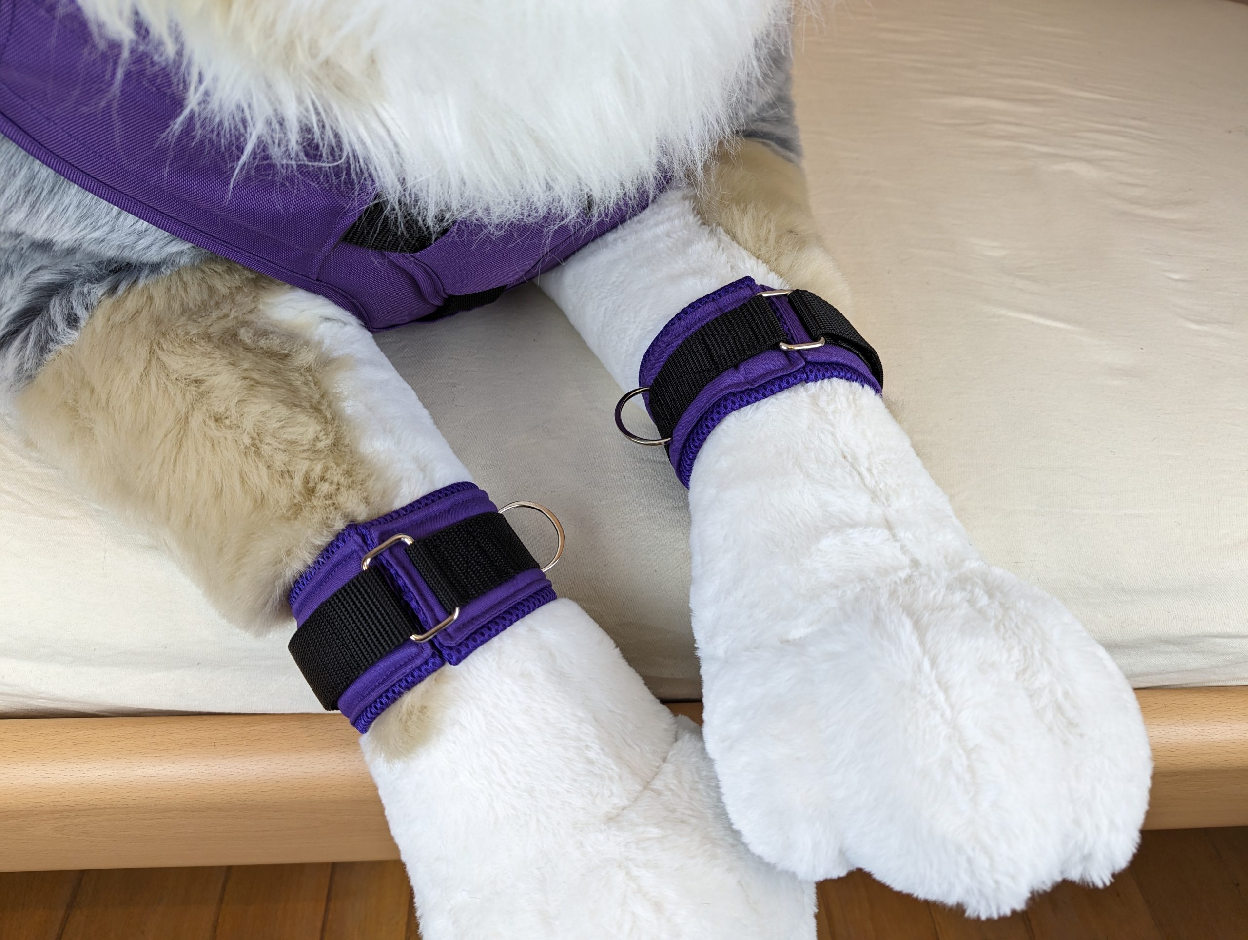 Plushlife Wolf Fesseln lila